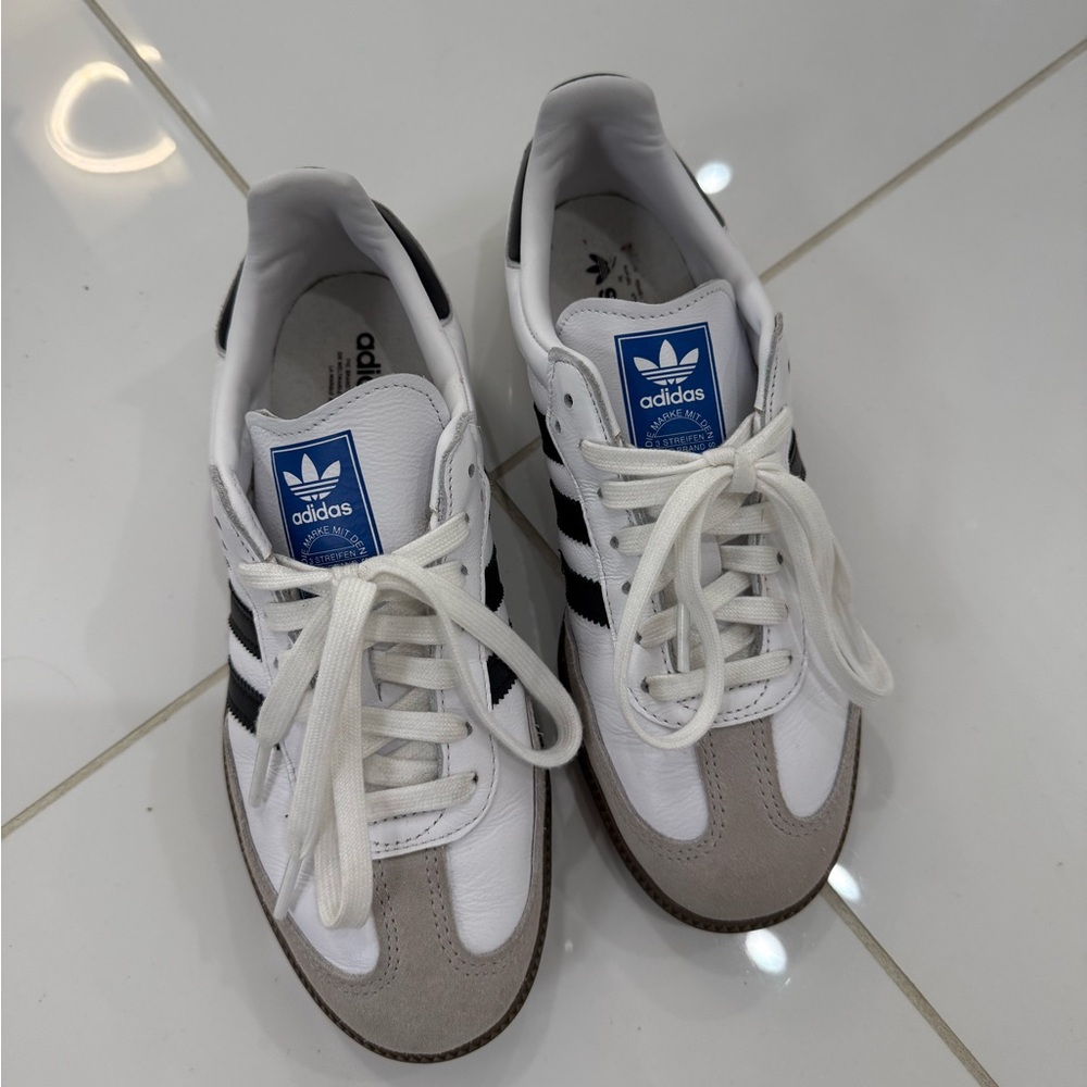 Adidas sambas women’s 6.5. Never worn!